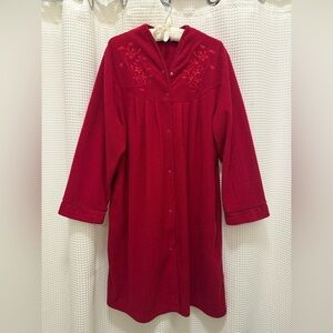 Vintage Miss Elaine Red Embroidered Long Sleeve Robe